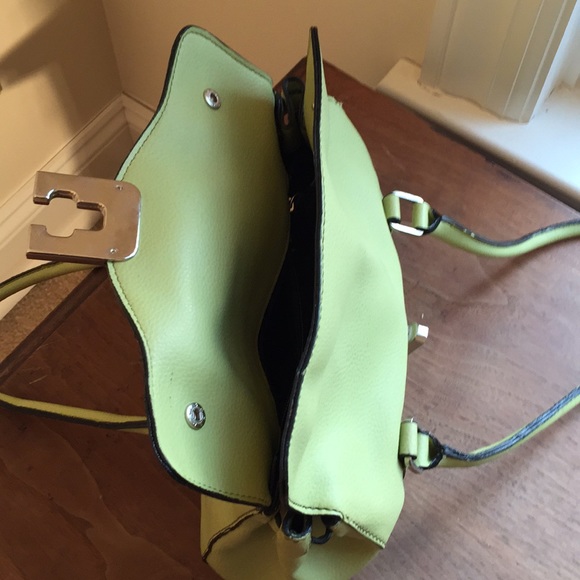 Mint green fun purse! - Picture 4 of 6